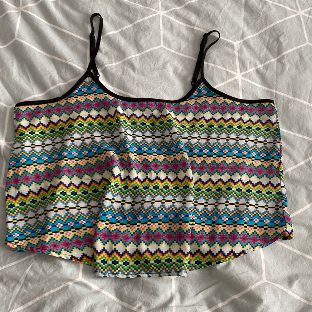 Multicolor flowy crop top sz L
